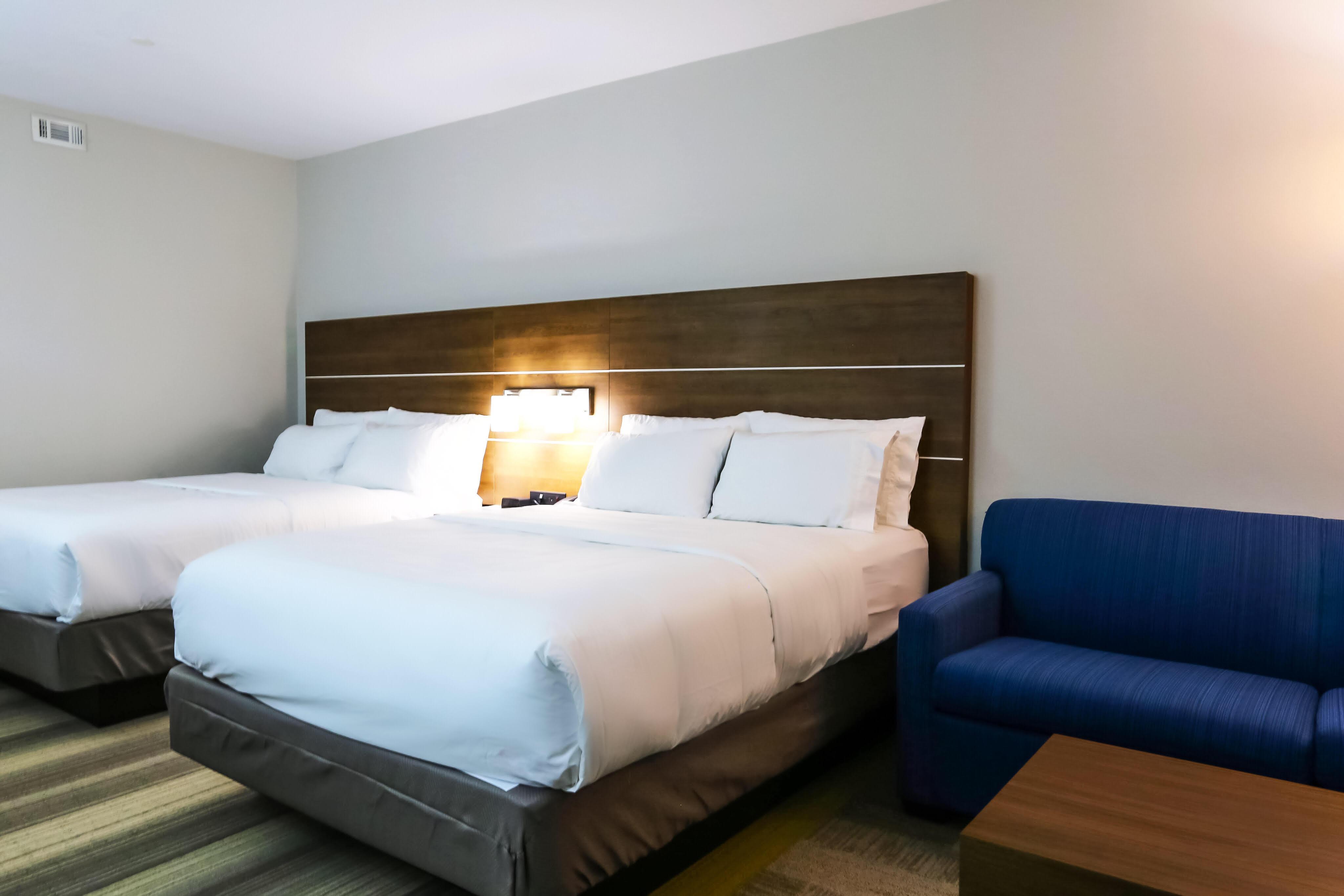 Holiday Inn Express & Suites - Houston Iah - Beltway 8, An Ihg Hotel Экстерьер фото