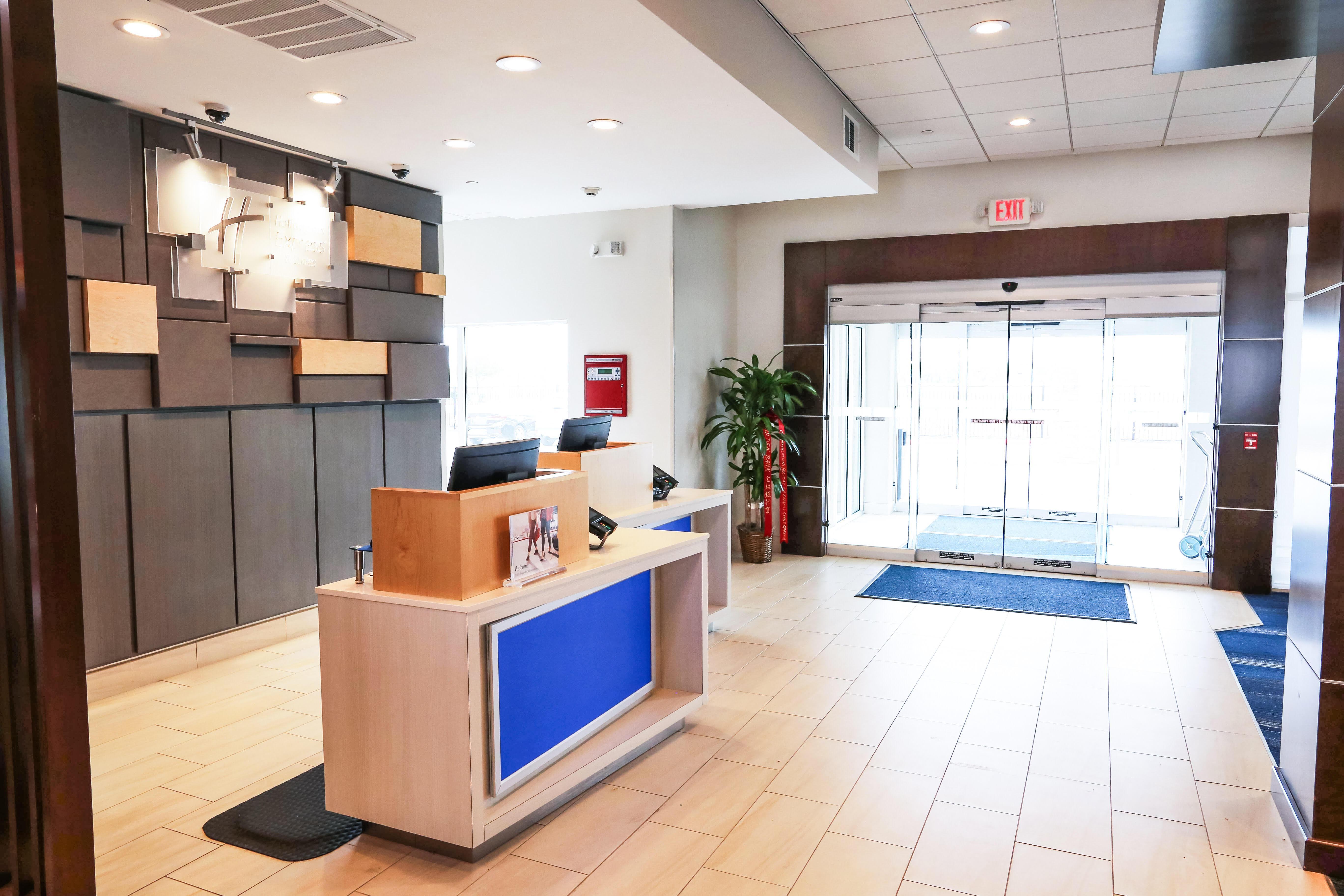 Holiday Inn Express & Suites - Houston Iah - Beltway 8, An Ihg Hotel Экстерьер фото