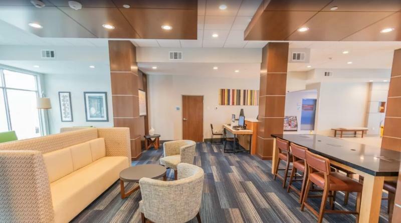 Holiday Inn Express & Suites - Houston Iah - Beltway 8, An Ihg Hotel Экстерьер фото